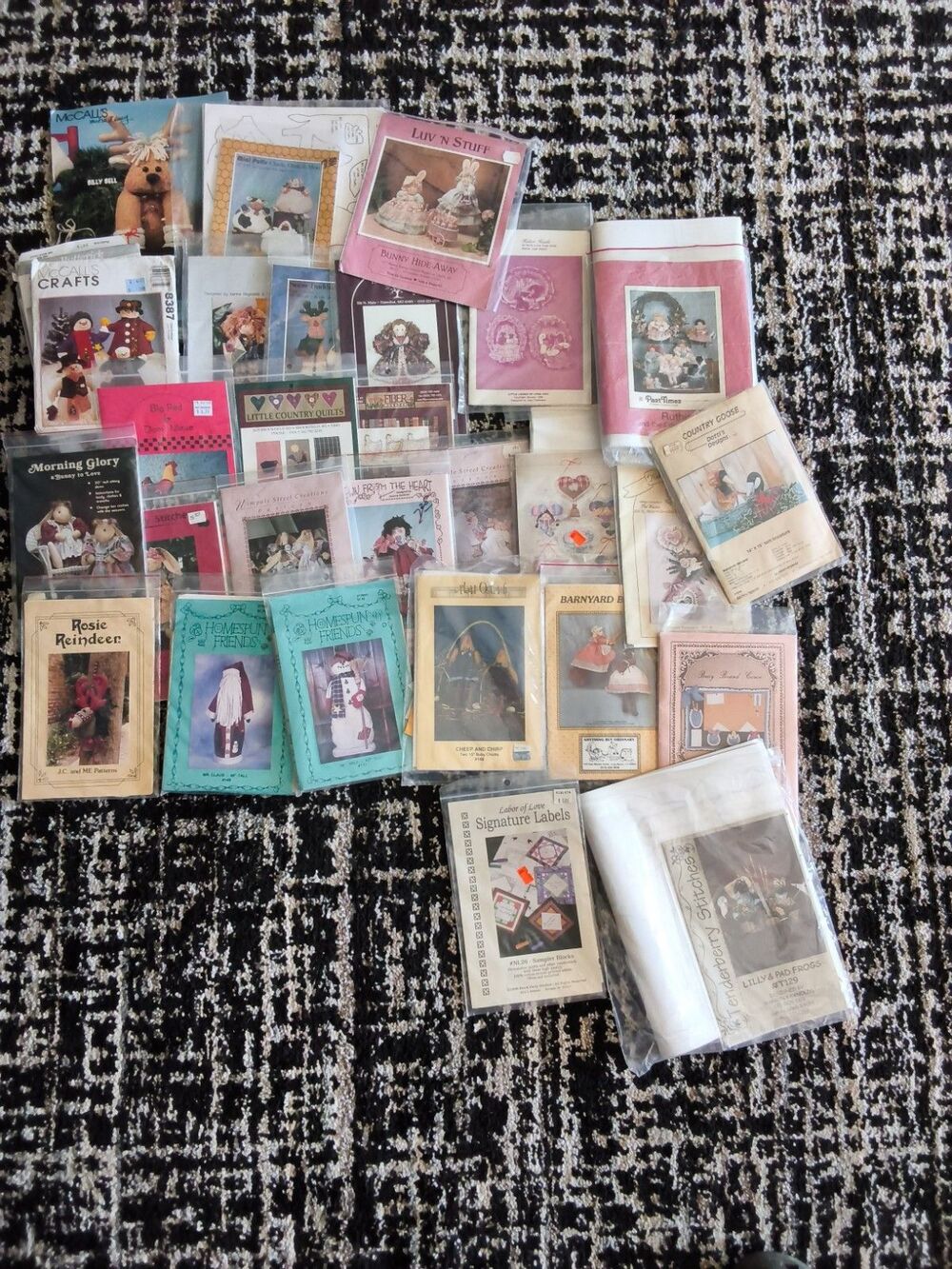 Lot of 31 Vintage Craft Sewing Patterns Dolls, Frogs, Bears, Holiday *SEE PHOTOS